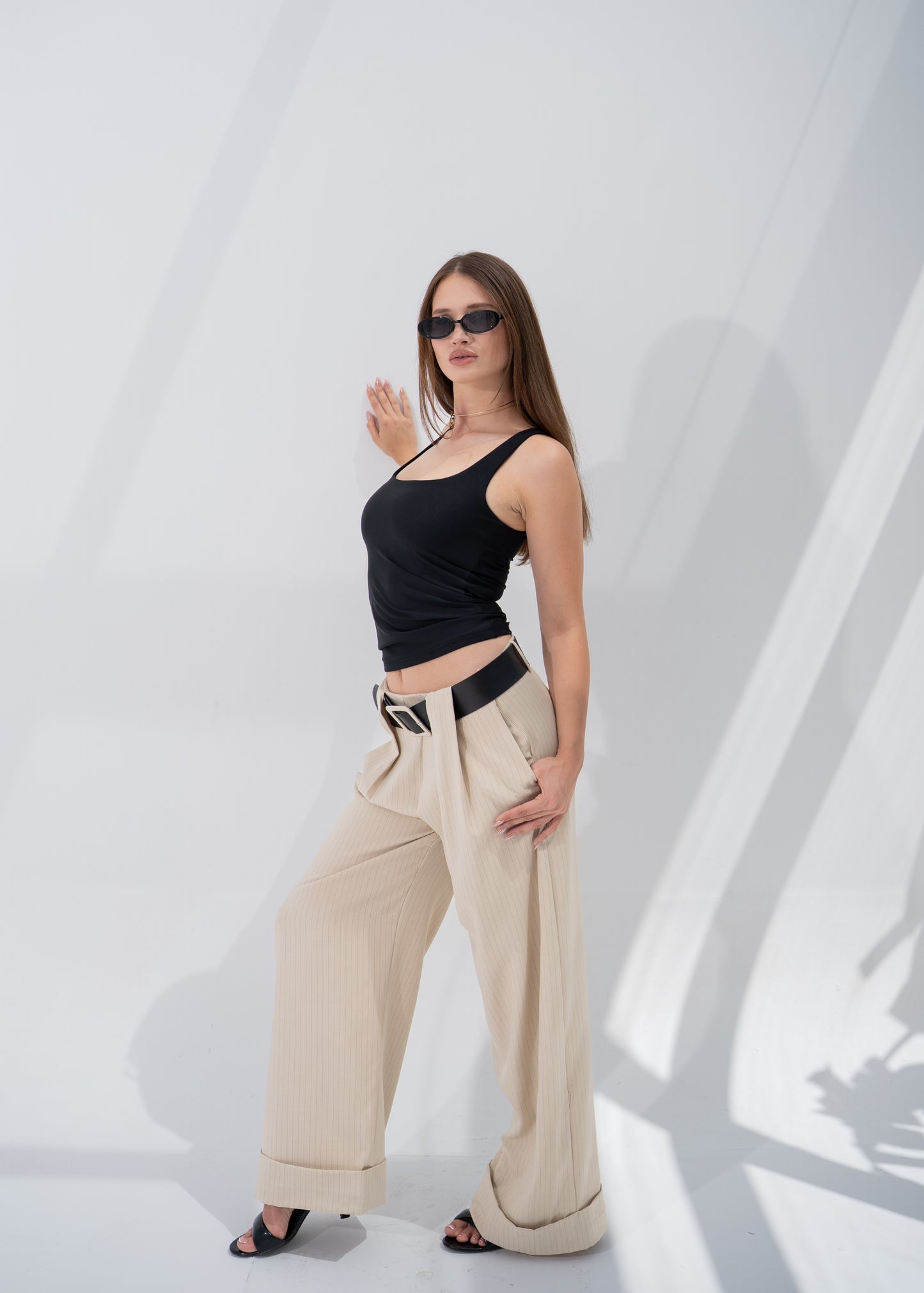 Wide-Leg Tailored Pants (Belt Included )