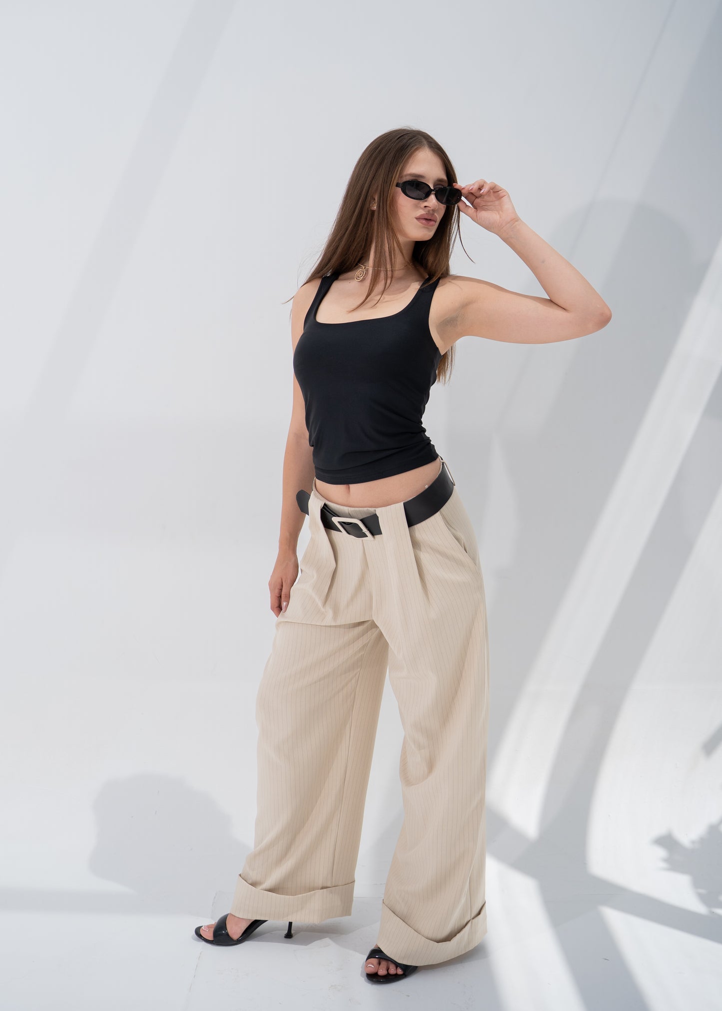 Wide-Leg Tailored Pants (Belt Included )