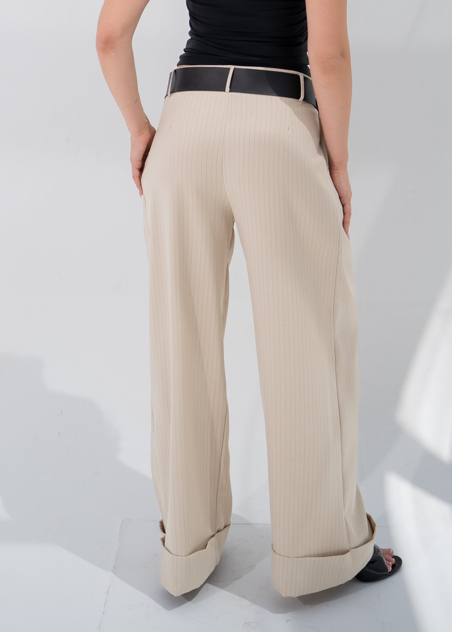 Wide-Leg Tailored Pants (Belt Included )