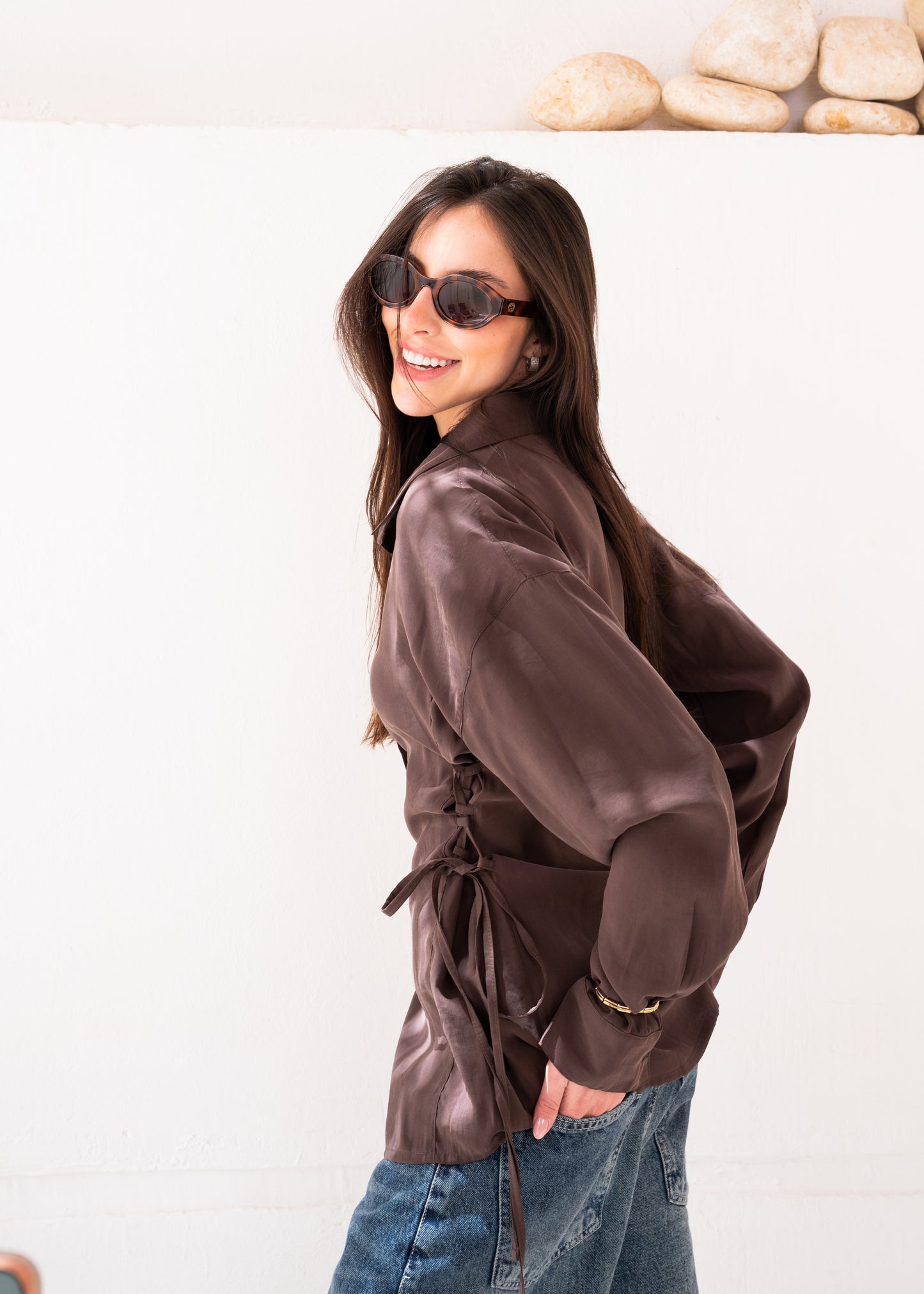 fitted shirt with side belt