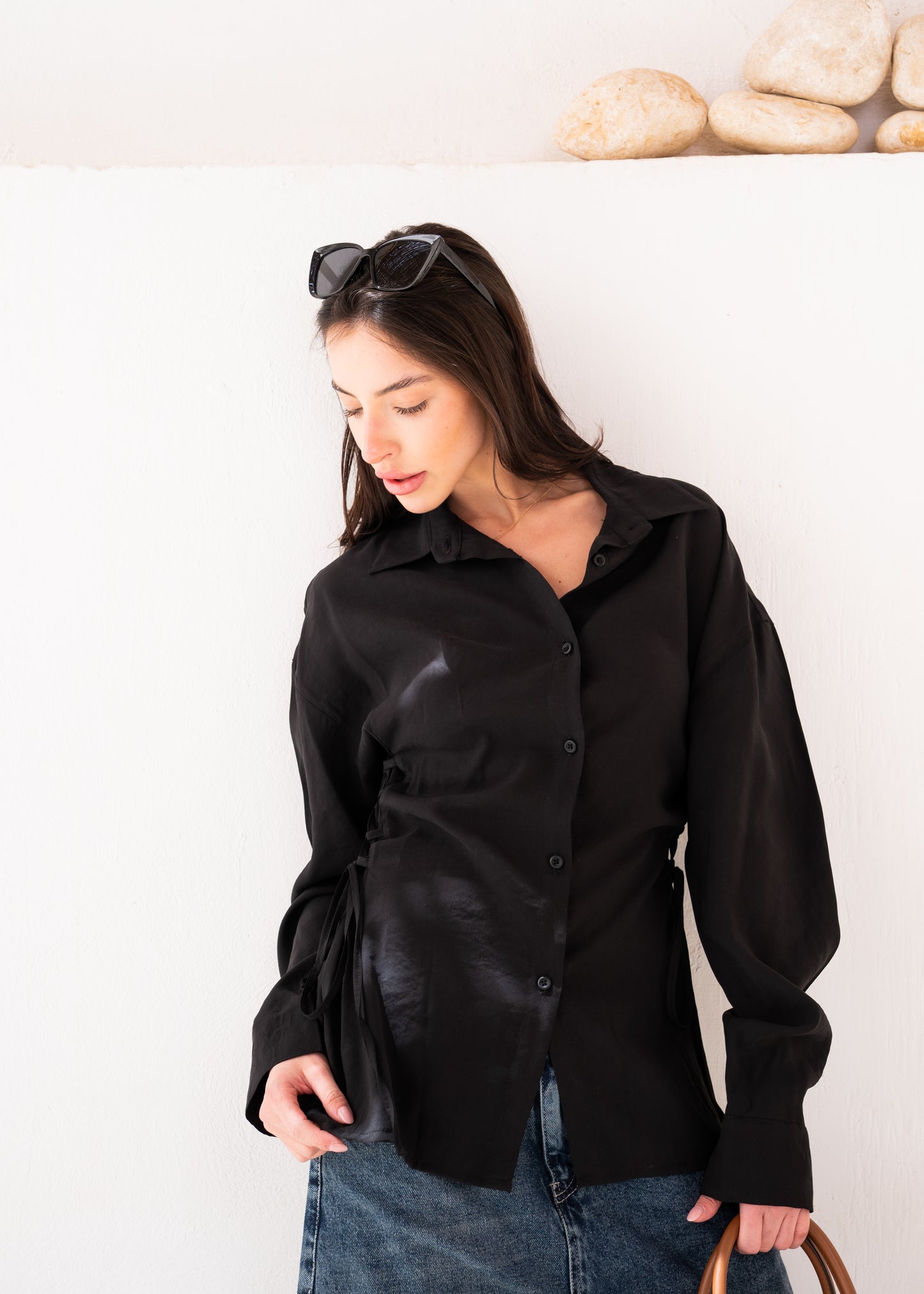 fitted shirt with side belt