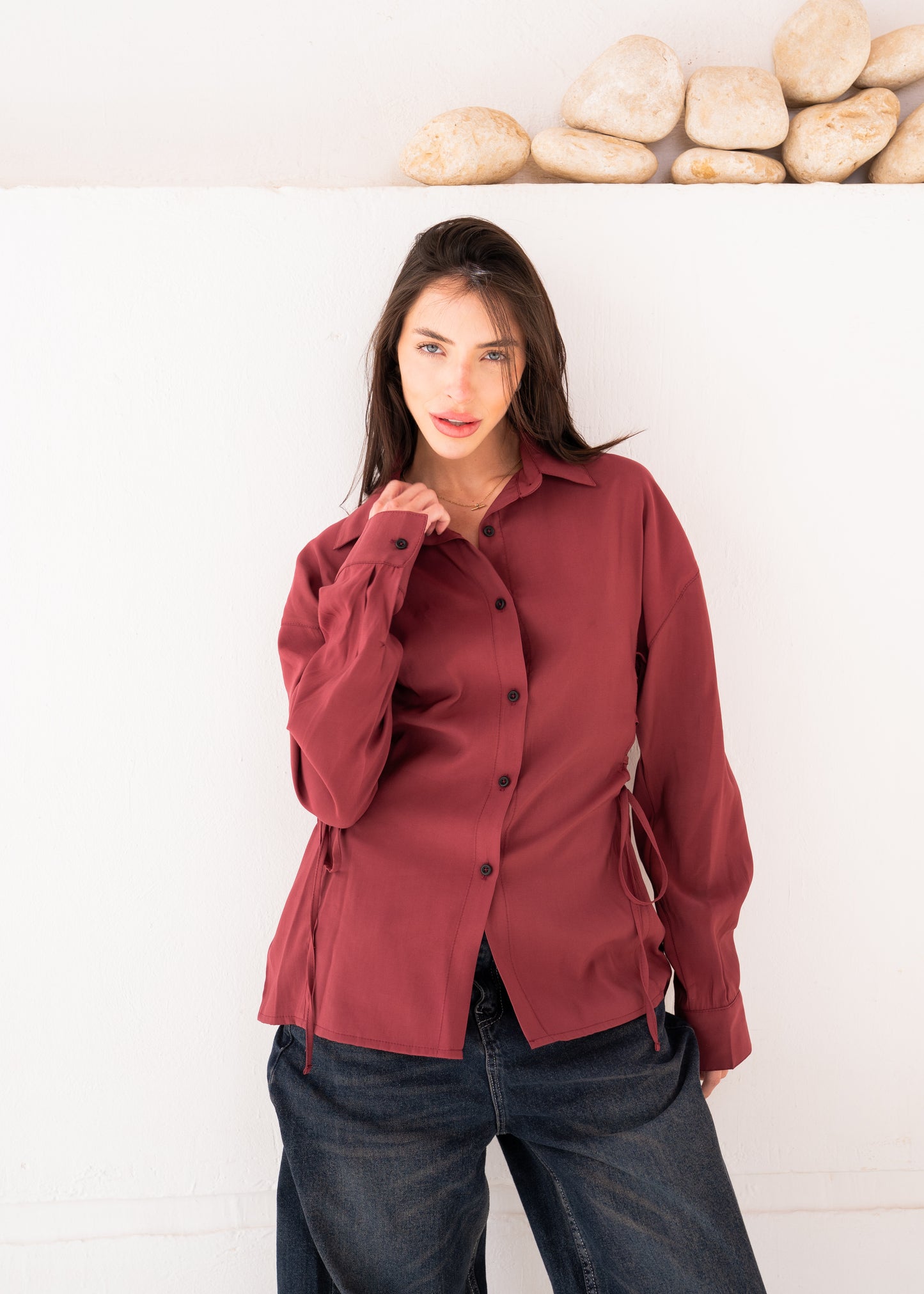 fitted shirt with side belt