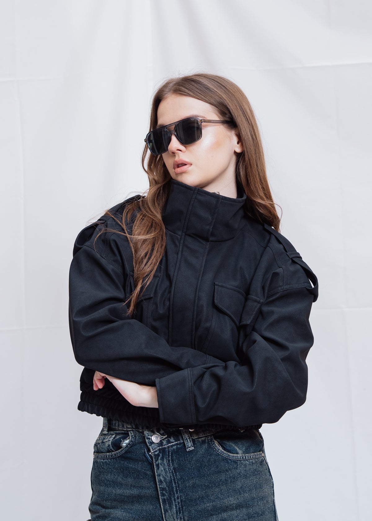 Cropped Jacket With Front Pocket - Black