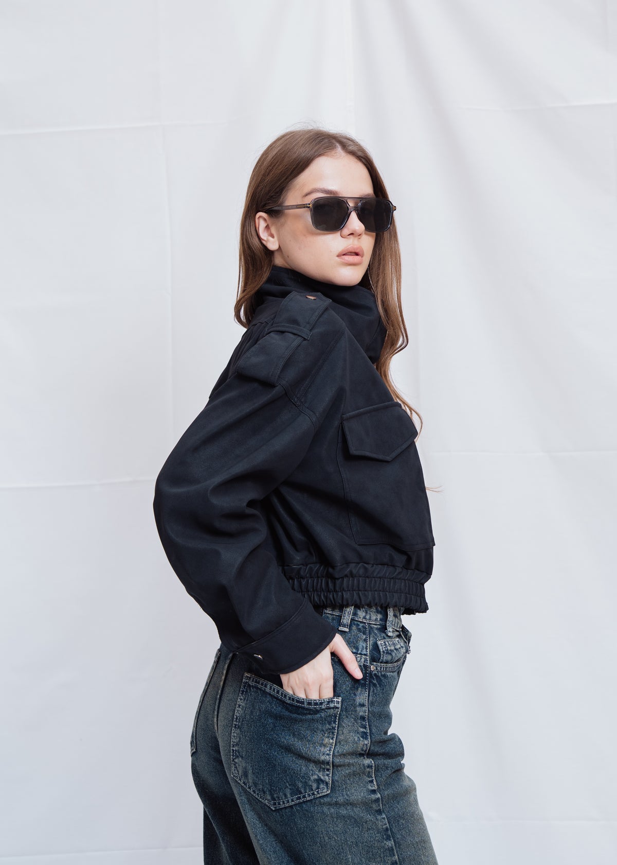 Cropped Jacket With Front Pocket - Black