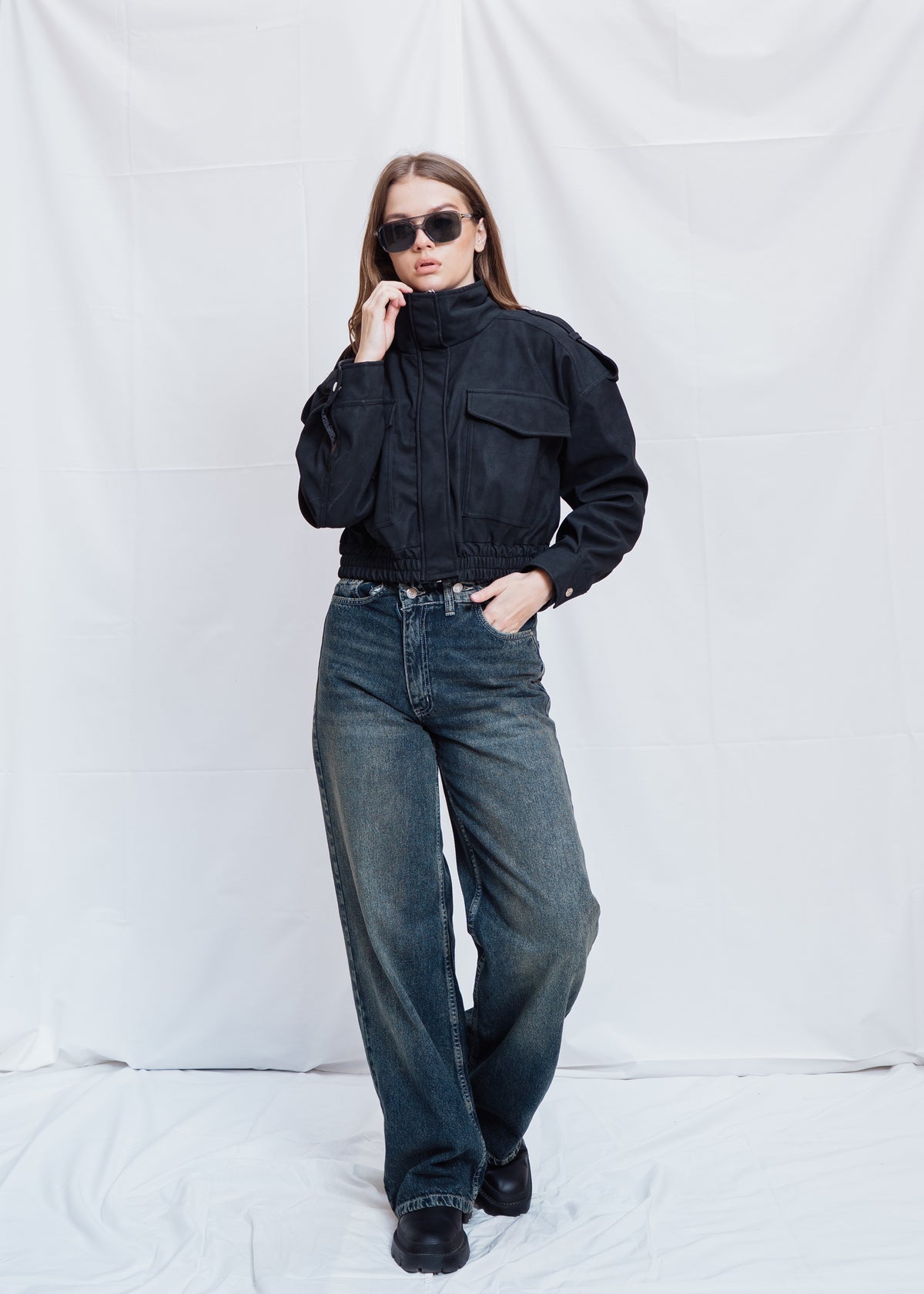 Cropped Jacket With Front Pocket - Black